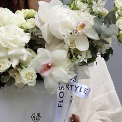 Buket cvetov v korobke 5